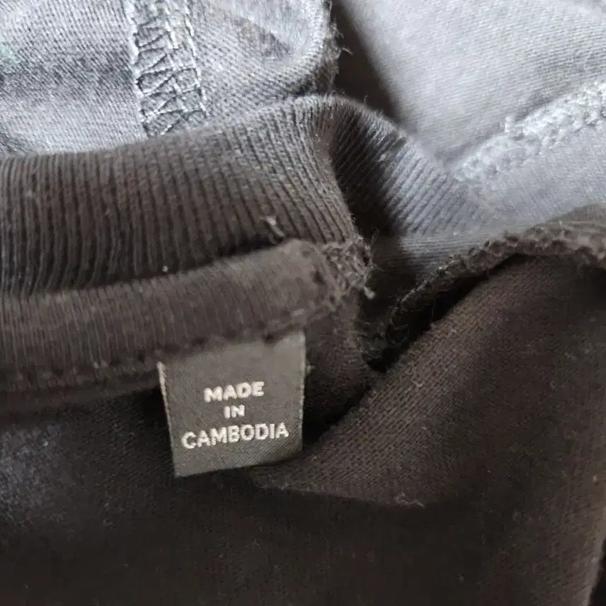 [BUNJANG] Armani Exchange Embroidered Logo T-Shirt / 2021아르마니 익스체인지 자수로고 티셔츠 여성66남성S