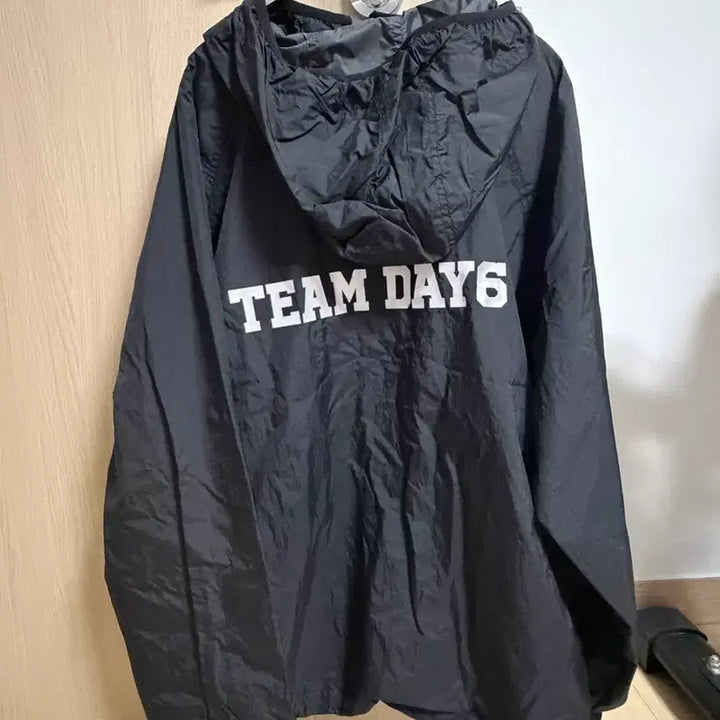 [SOLD OUT] 데이식스 고양콘 바람막이