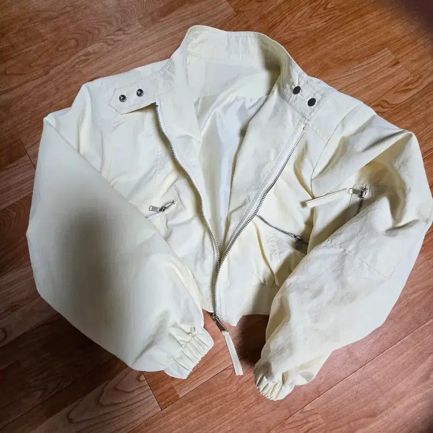 [BUNJANG] Ivory Spring Bomber Jacket Semi-Cropped / 아이보리색 봄점퍼 세미크롭