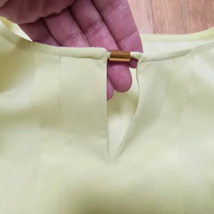 [BUNJANG] kinder salmon Yellow Blouse / 킨더살몬(kinder salmon) 블라우스 55-66