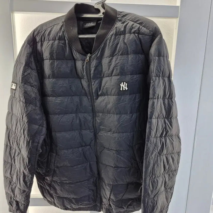 [BUNJANG] MLB New York Yankees Goose Lightweight Down Jacket Size 105 / MLB정품 뉴욕양키스 정품 구스경량패딩 105사이즈 팝니다