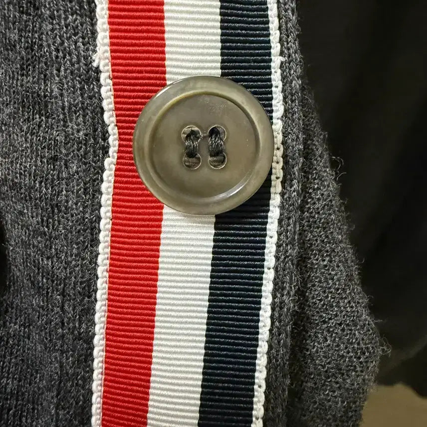 [SOLD OUT] 톰브라운 가디건