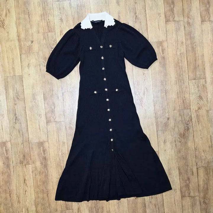 [BUNJANG] VALENCIA Gold Button Knit Dress / 발렌시아(VALENCIA) 골드버튼 니트원피스 55-66 새상품