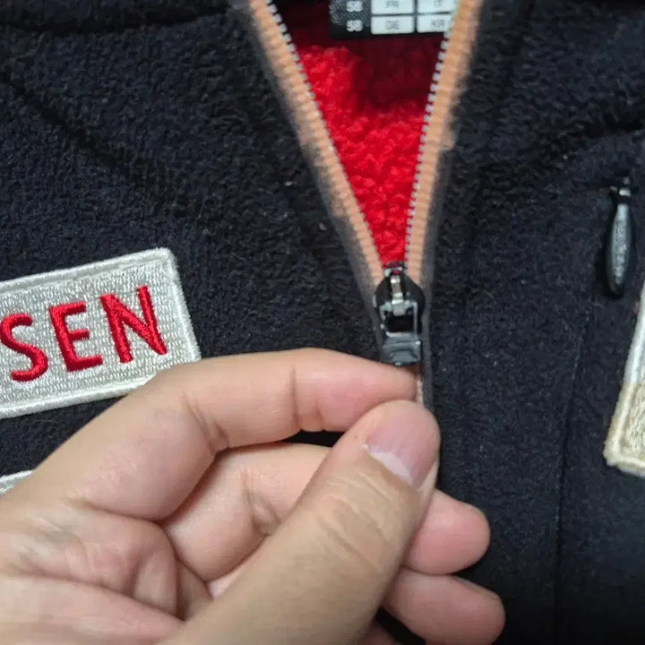 [BUNJANG] Descente Audi Swiss Ski Team Hooded Zip-up Jacket / 데상트 정품 스위스 스키팀 아우디 후드집업 105사이즈 판매합니다
