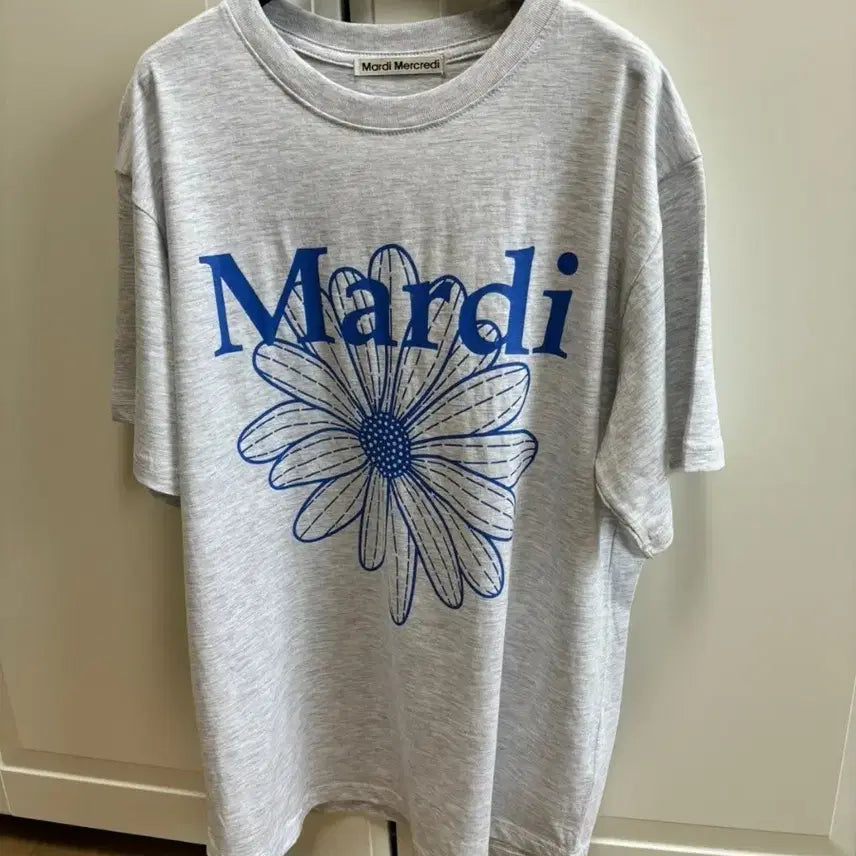 [SOLD OUT] 마르디 메크르디 플라워 반팔티 그레이