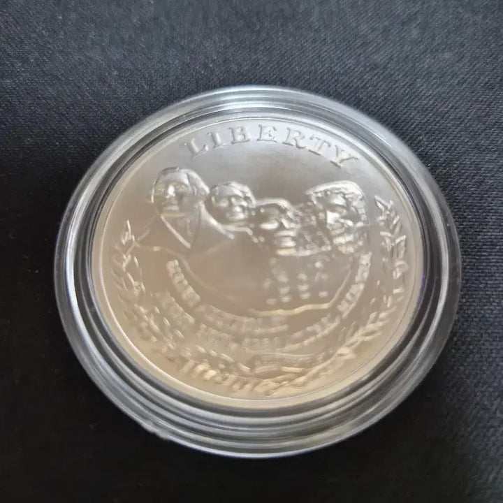 [BUNJANG] 1991 Mount Rushmore Silver Dollar Coin / 1991년 미국 마운트 러시모어 1달러 은화