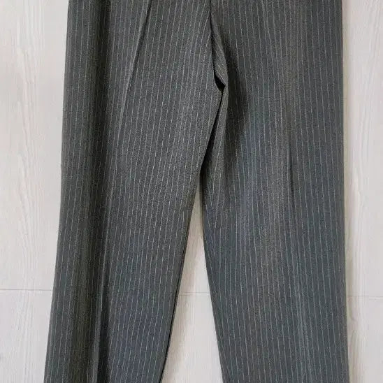 [BUNJANG] Wide Tucked Stripe Slacks / 와이드 핀턱 슬랙스 새상품