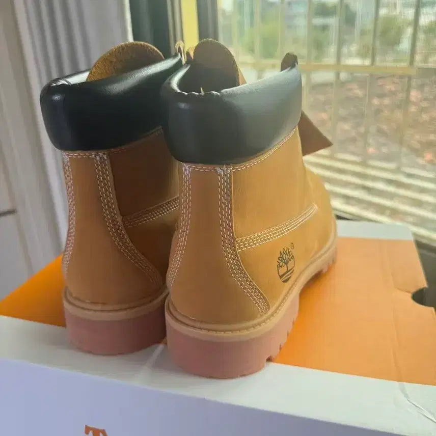[BUNJANG] Timberland Premium 6-Inch Waterproof Boots - Wheat Nubuck 275MM / 팀버랜드 프리미엄 6인치 워터프루프 부츠 위트 누벅 - 와이드 275MM