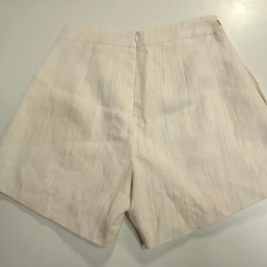 [BUNJANG] Chanel Striped Tucked Shorts / 샤넬 스트라이프  팬츠