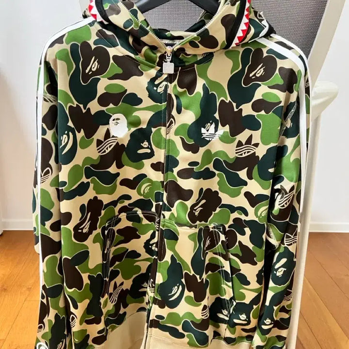 [SOLD OUT] 아디다스 x 베이프 샤크 트랙 후드 자켓 크루 그린 - KR 사이즈 S