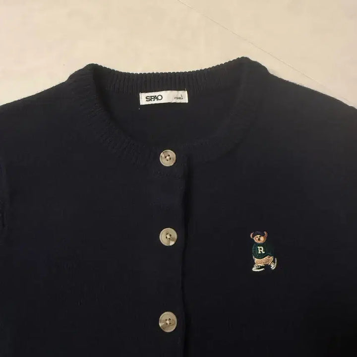 [BUNJANG] SPAO Embroidered Cropped Cardigan Navy L / 스파오 자수 크롭 가디건 네이비 L