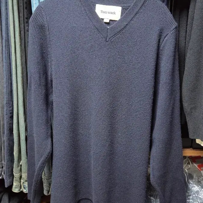 [BUNJANG] L Fine Wool Ribbed V-Neck Sweater / [L] 슈퍼 파인울 브이넥 스웨터