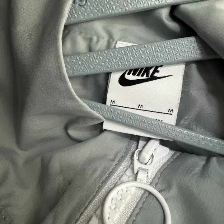 [BUNJANG] Nike Sportswear Windbreaker Jacket Gray / 나이키 스포츠웨어 바람막이 자켓 그레이