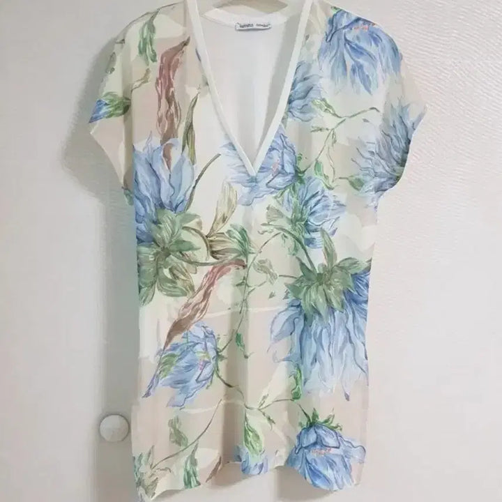 [BUNJANG] Zara V-neck Blouse / 자라 브이넥 티블라우스
