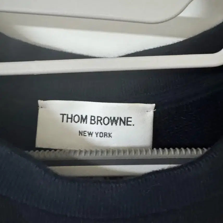 [BUNJANG] Thom Browne Navy Back Stripe Sweatshirt / 톰브라운 네이비 백삼선 맨투맨 3사이즈