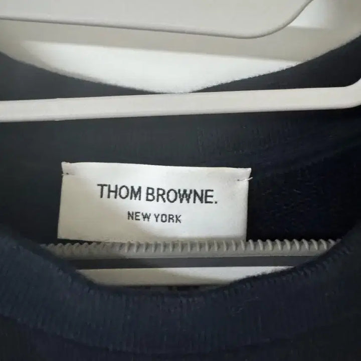 [BUNJANG] Thom Browne Navy Back Stripe Sweatshirt / 톰브라운 네이비 백삼선 맨투맨 3사이즈