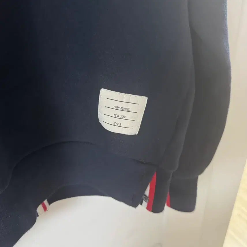 [BUNJANG] Thom Browne Navy Back Stripe Sweatshirt / 톰브라운 네이비 백삼선 맨투맨 3사이즈