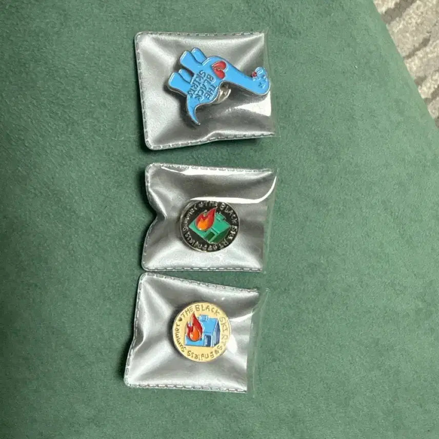 [BUNJANG] The Black Skirts Badge Bundle Set / 검정치마 뱃지 일괄