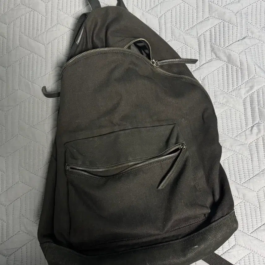 [BUNJANG] Hatching Room Leather Daypack Black / 해칭룸 레더 데이팩 블랙