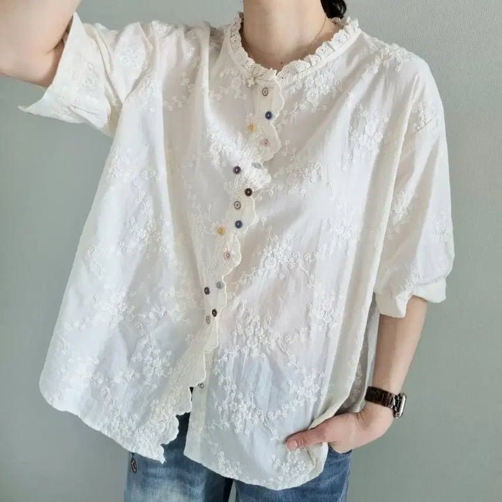 [BUNJANG] Ivory Embroidered Blouse with Colorful Buttons / 아이보리 자수 블라우스 컬러 단추 포인트