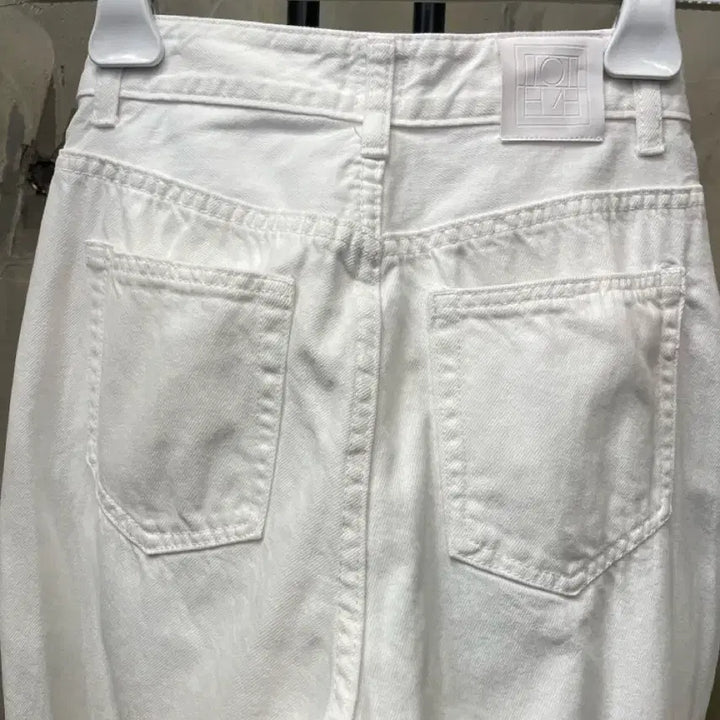 [BUNJANG] Toteme Barrel Leg White Jeans / Toteme 베럴 레그 화이트진  44~55