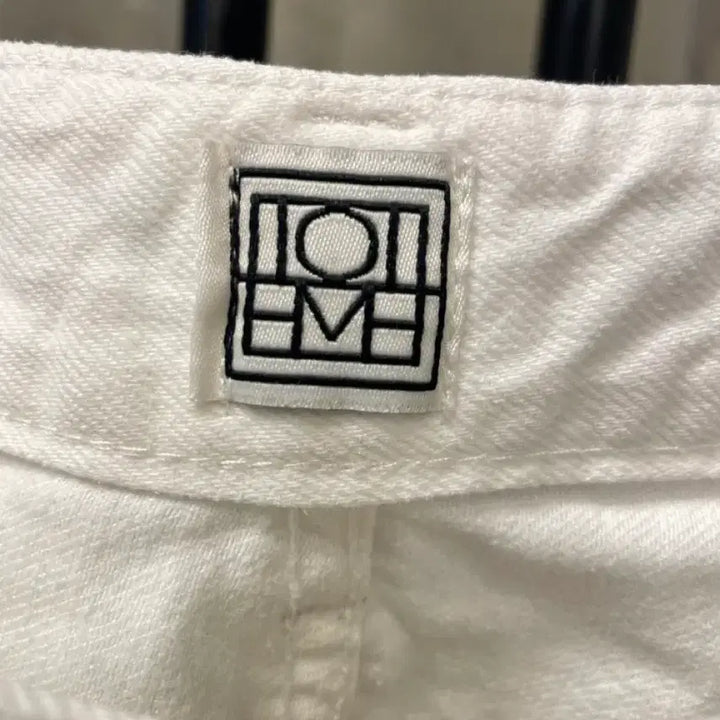 [BUNJANG] Toteme Barrel Leg White Jeans / Toteme 베럴 레그 화이트진  44~55
