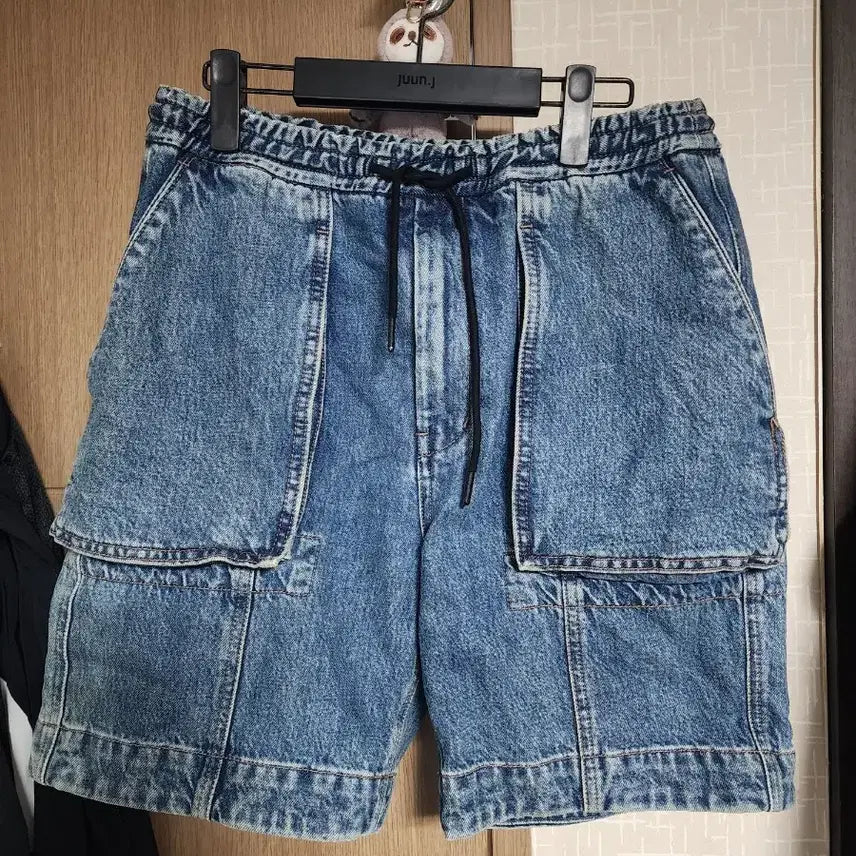 [SOLD OUT] 준지 입체포켓 중청 데님 반바지 46