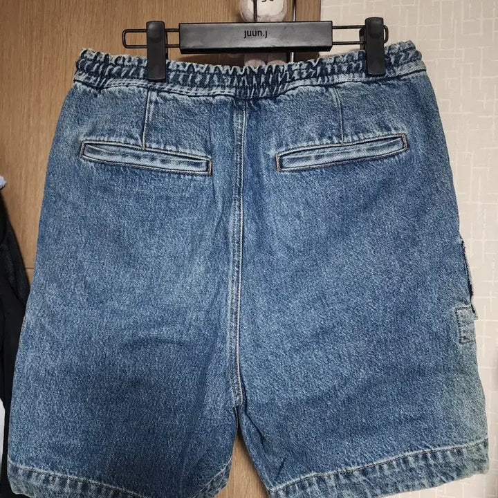 [SOLD OUT] 준지 입체포켓 중청 데님 반바지 46