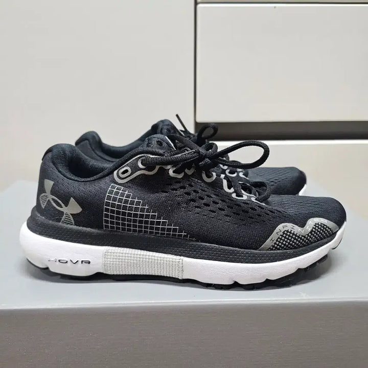 [BUNJANG] Under Armour HOVR Black Running Shoes / 235언더아머 HOVR 블랙 런닝화   -812