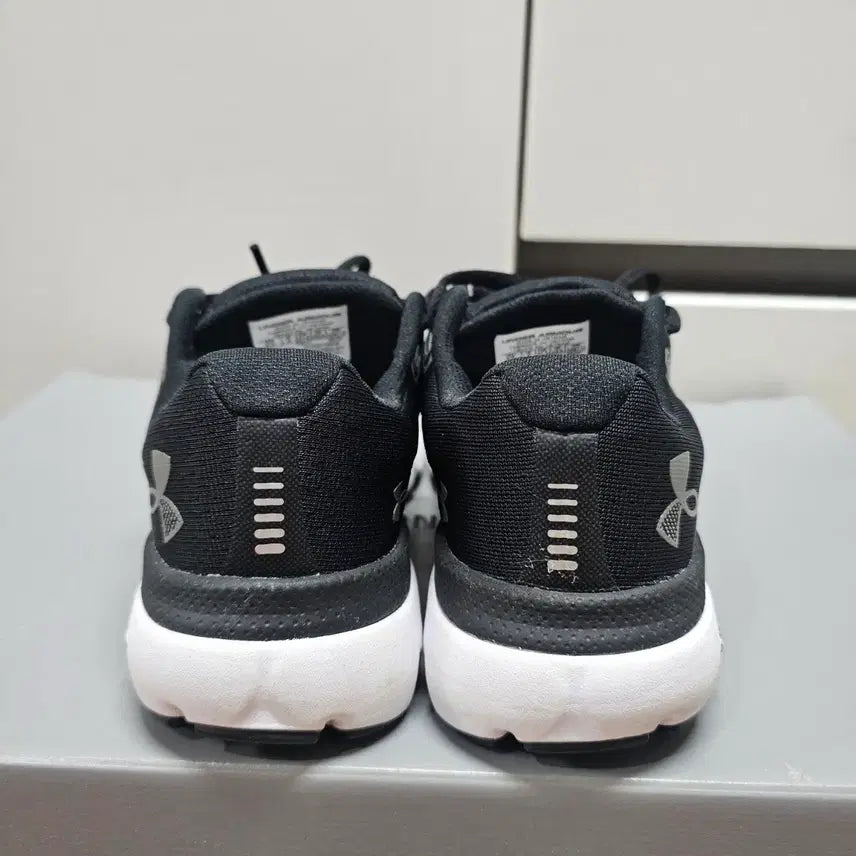 [BUNJANG] Under Armour HOVR Black Running Shoes / 235언더아머 HOVR 블랙 런닝화   -812