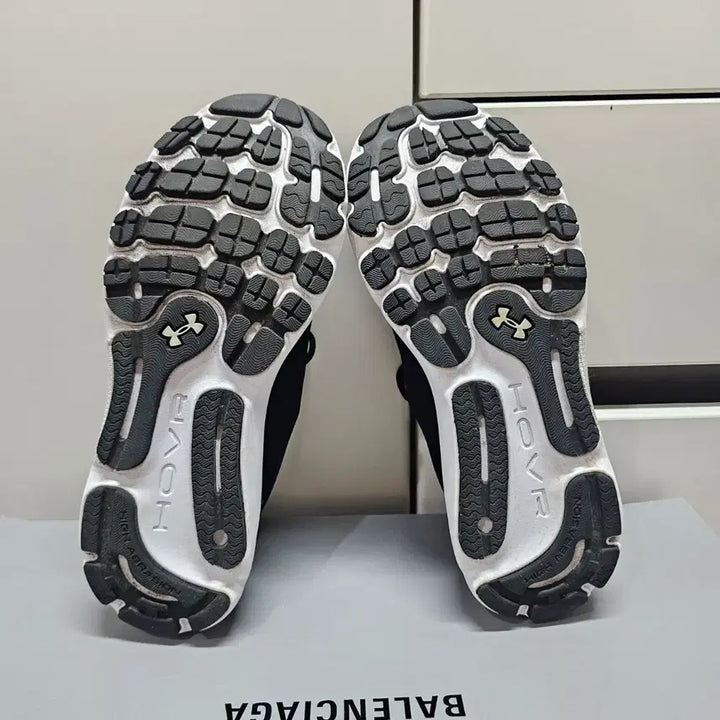[BUNJANG] Under Armour HOVR Black Running Shoes / 235언더아머 HOVR 블랙 런닝화   -812