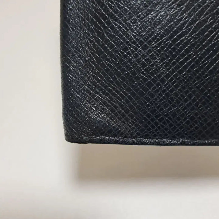 [SOLD OUT] [100%/정품] 루이비통 브라짜 타이가 가죽 장지갑