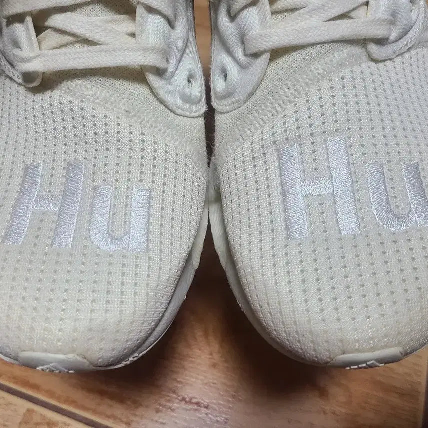 [BUNJANG] Adidas Pharrell Solar Hu Boost Sneakers / 아디다스 퍼렐 솔라 휴 부스트260