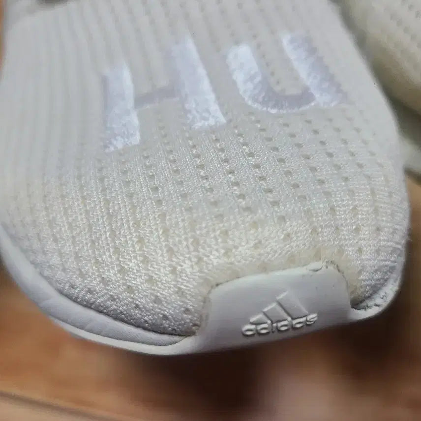 [BUNJANG] Adidas Pharrell Solar Hu Boost Sneakers / 아디다스 퍼렐 솔라 휴 부스트260