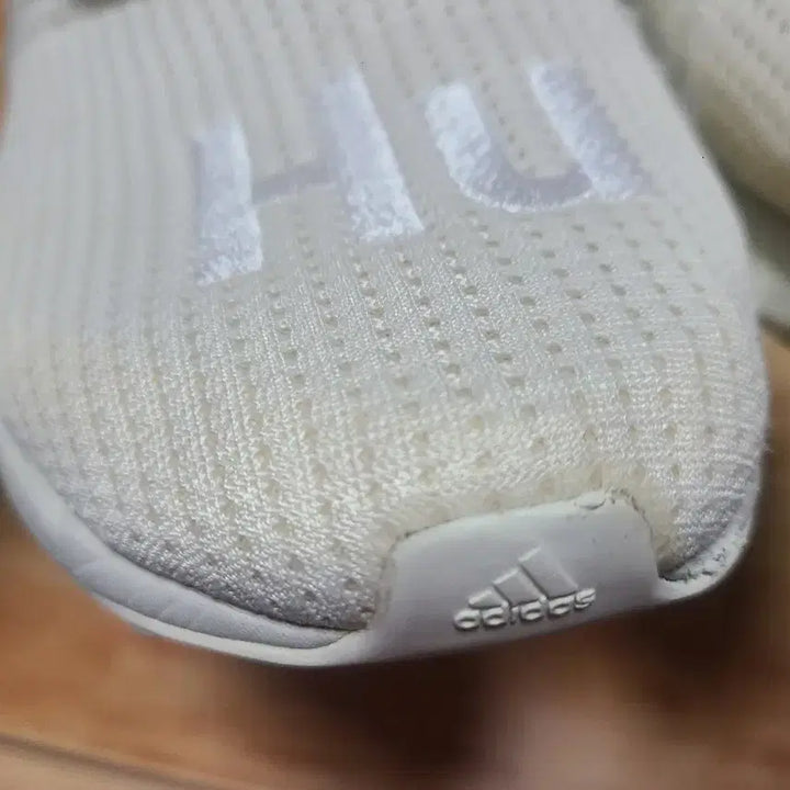 [BUNJANG] Adidas Pharrell Solar Hu Boost Sneakers / 아디다스 퍼렐 솔라 휴 부스트260