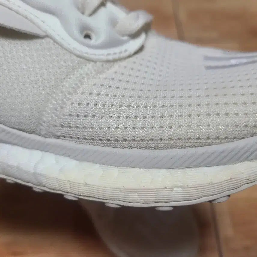 [BUNJANG] Adidas Pharrell Solar Hu Boost Sneakers / 아디다스 퍼렐 솔라 휴 부스트260