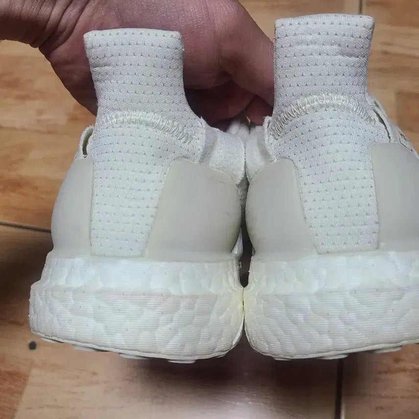 [BUNJANG] Adidas Pharrell Solar Hu Boost Sneakers / 아디다스 퍼렐 솔라 휴 부스트260