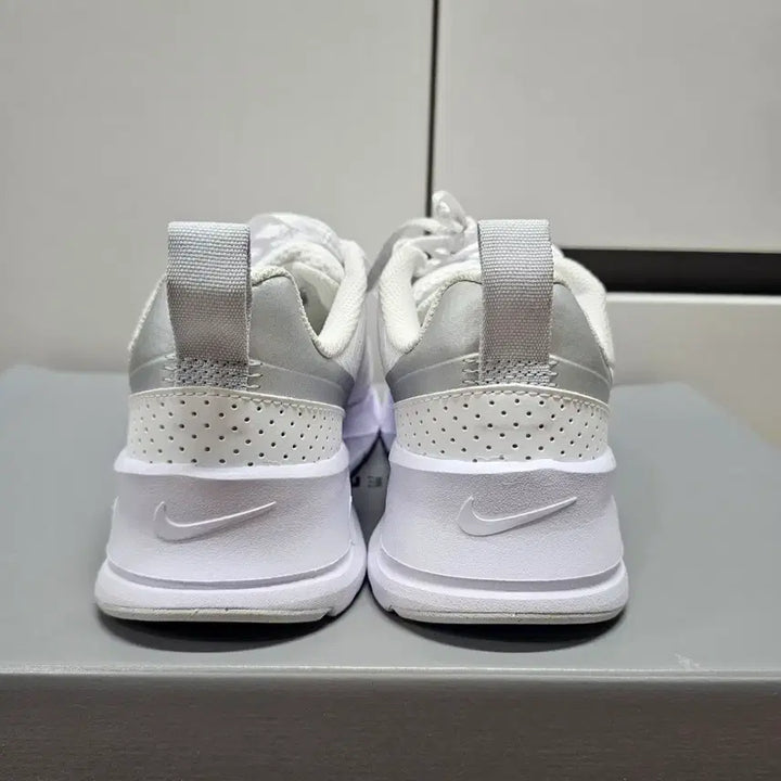 [SOLD OUT] :240나이키 화이트 운동화 에어맥스   -814