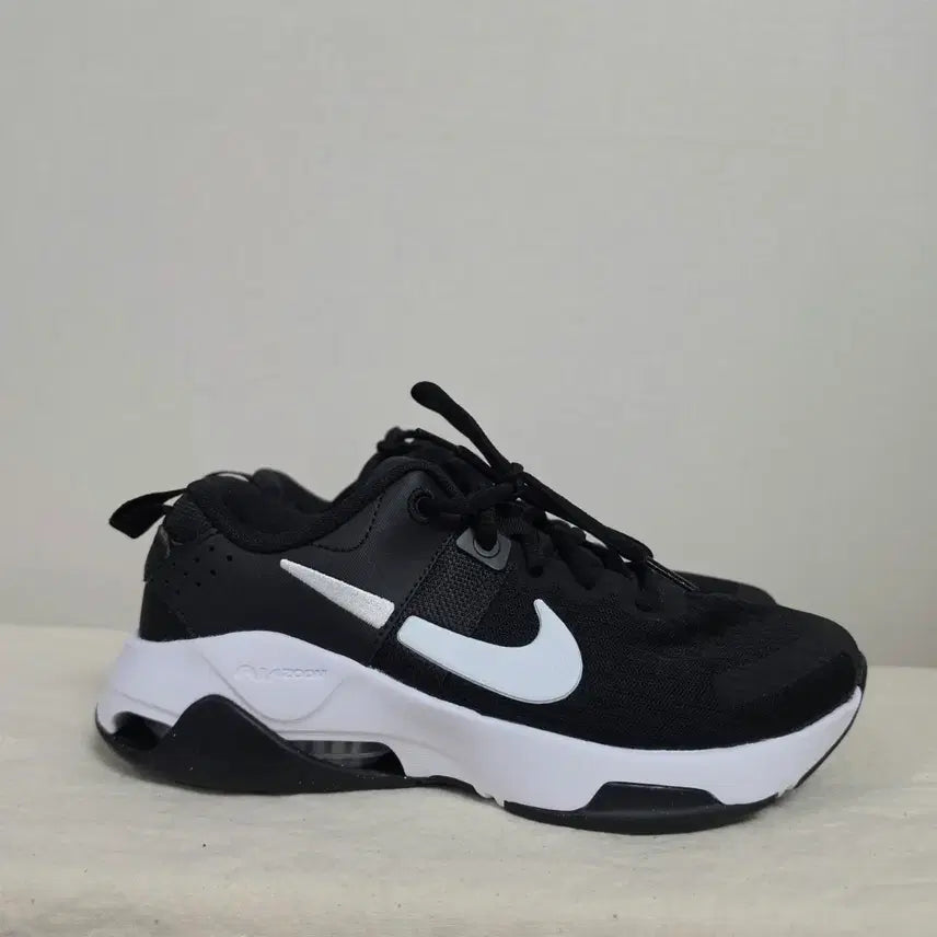 [SOLD OUT] .240나이키 줌 벨라6  -817