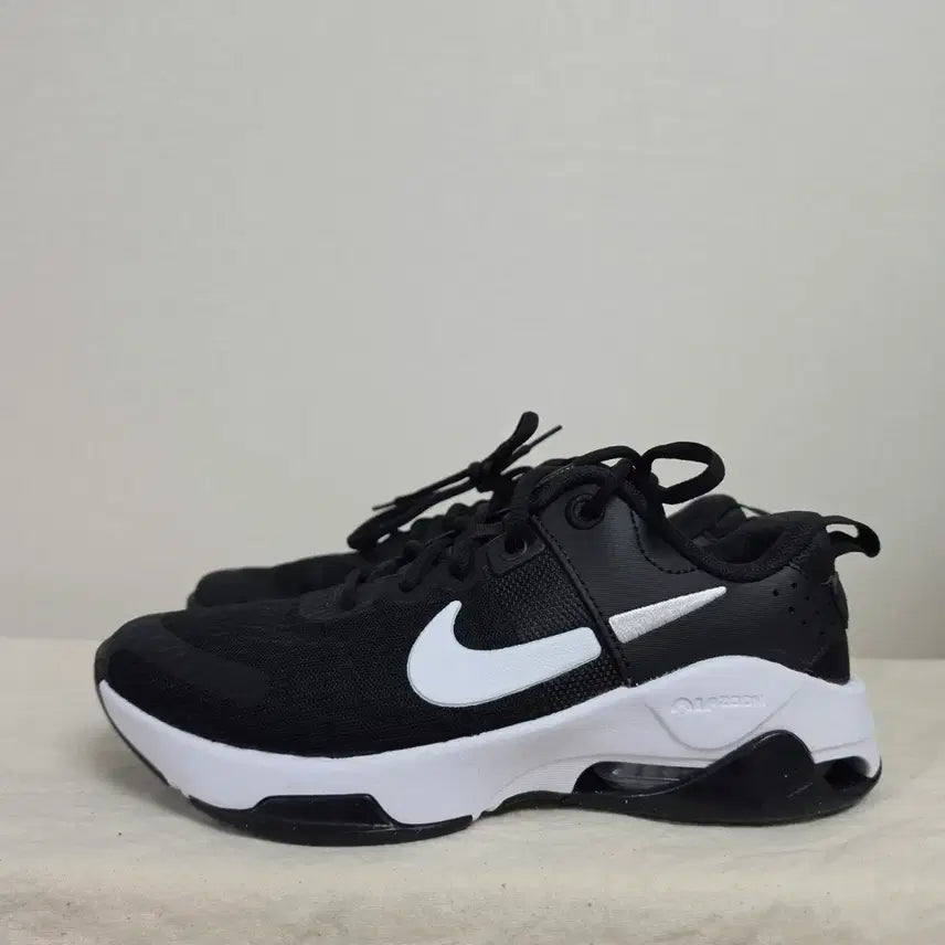 [SOLD OUT] .240나이키 줌 벨라6  -817