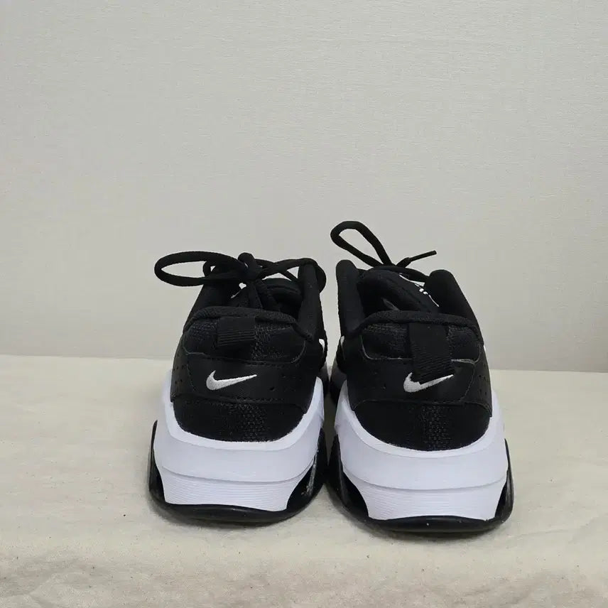 [SOLD OUT] .240나이키 줌 벨라6  -817
