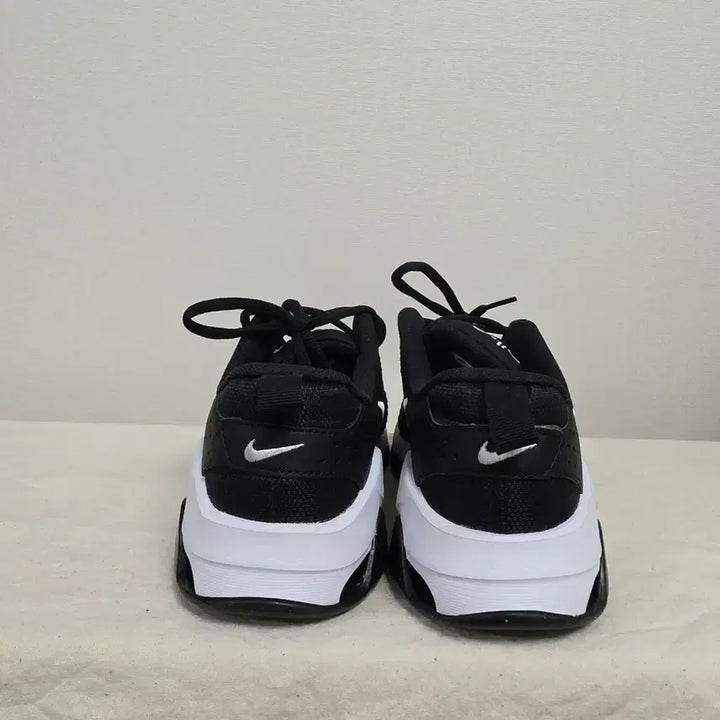 [SOLD OUT] .240나이키 줌 벨라6  -817