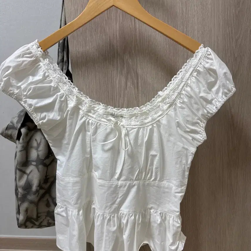 [BUNJANG] Lily Cots Peony Blouse / 릴리코츠 피오니 블라우스