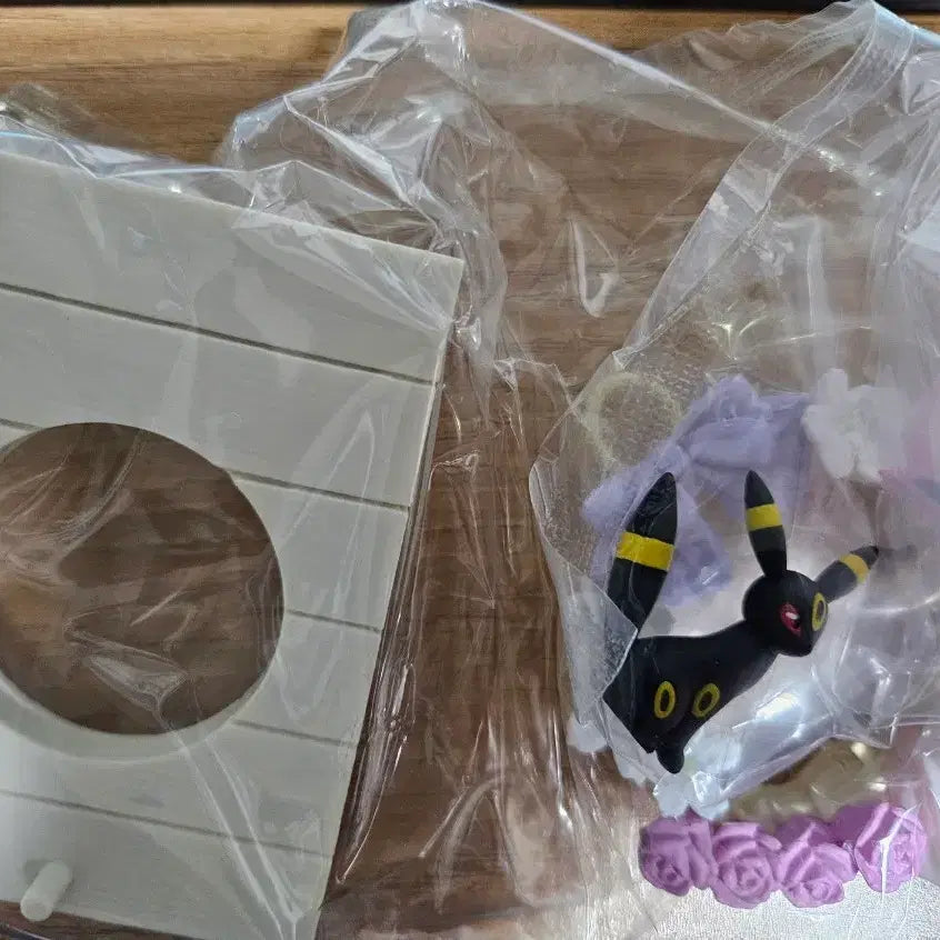 [BUNJANG] Re-Ment Seasonal Gift Collection Espeon Umbreon Figure / 계절의 선물 리멘트 에브이 블래키 미개봉