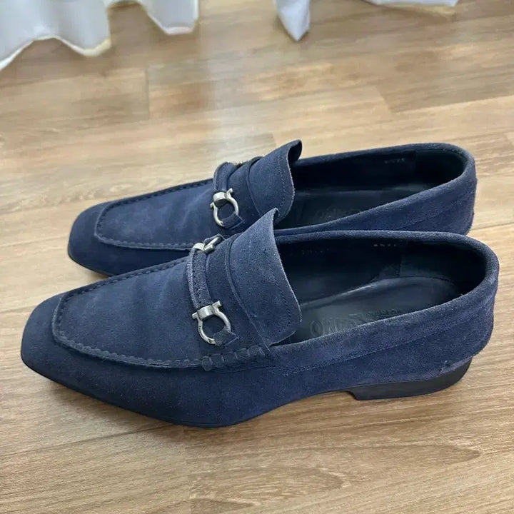 [BUNJANG] Salvatore Ferragamo Navy Suede Gancini Loafers / 페라가모 네이비 스웨이드 로퍼 굽마모 없음 S급