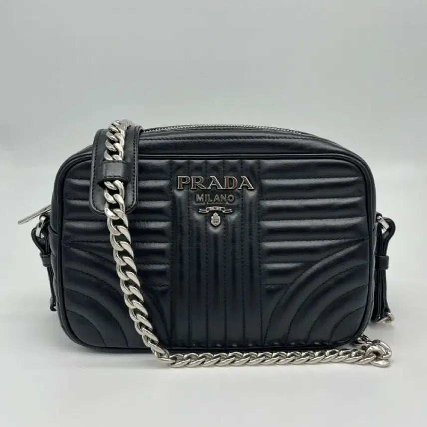 [BUNJANG] Prada Diagram Silver Chain Cross Camera Bag / [정품인증O]프라다 다이어그램 은장 체인 크로스 카메라백