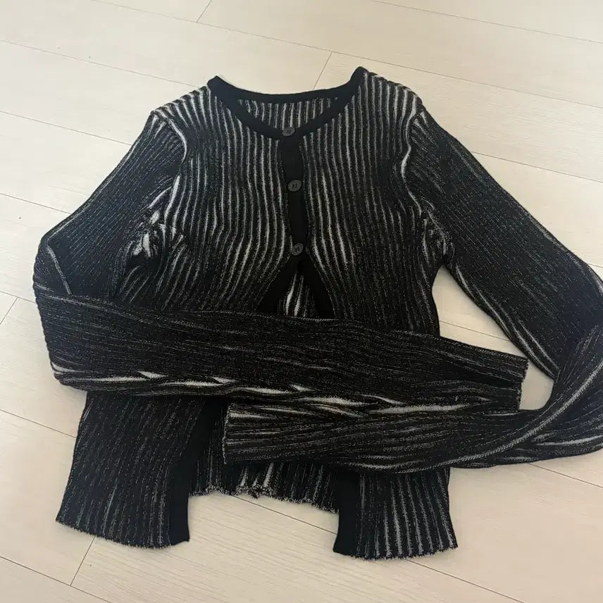 [BUNJANG] Diagonal Cut T-Shirt / 다이애그널 절개 티셔츠