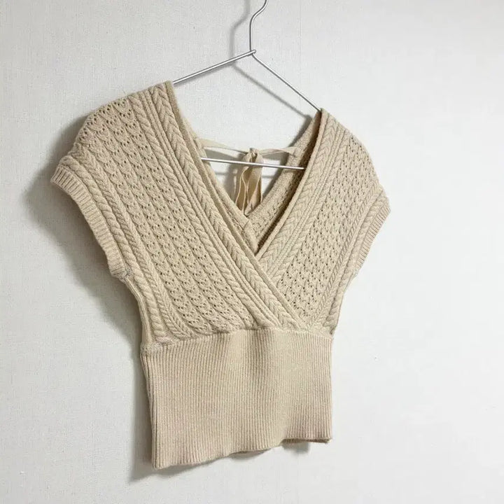 [BUNJANG] Resexxy Crop Cable Knit Sweater / 크롭 케이블 니트