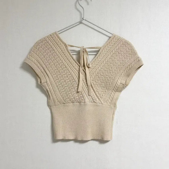 [BUNJANG] Resexxy Crop Cable Knit Sweater / 크롭 케이블 니트