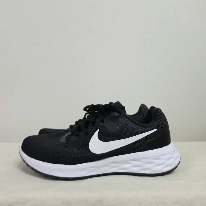 [SOLD OUT] 225나이키 레볼루션6 런닝화  -821